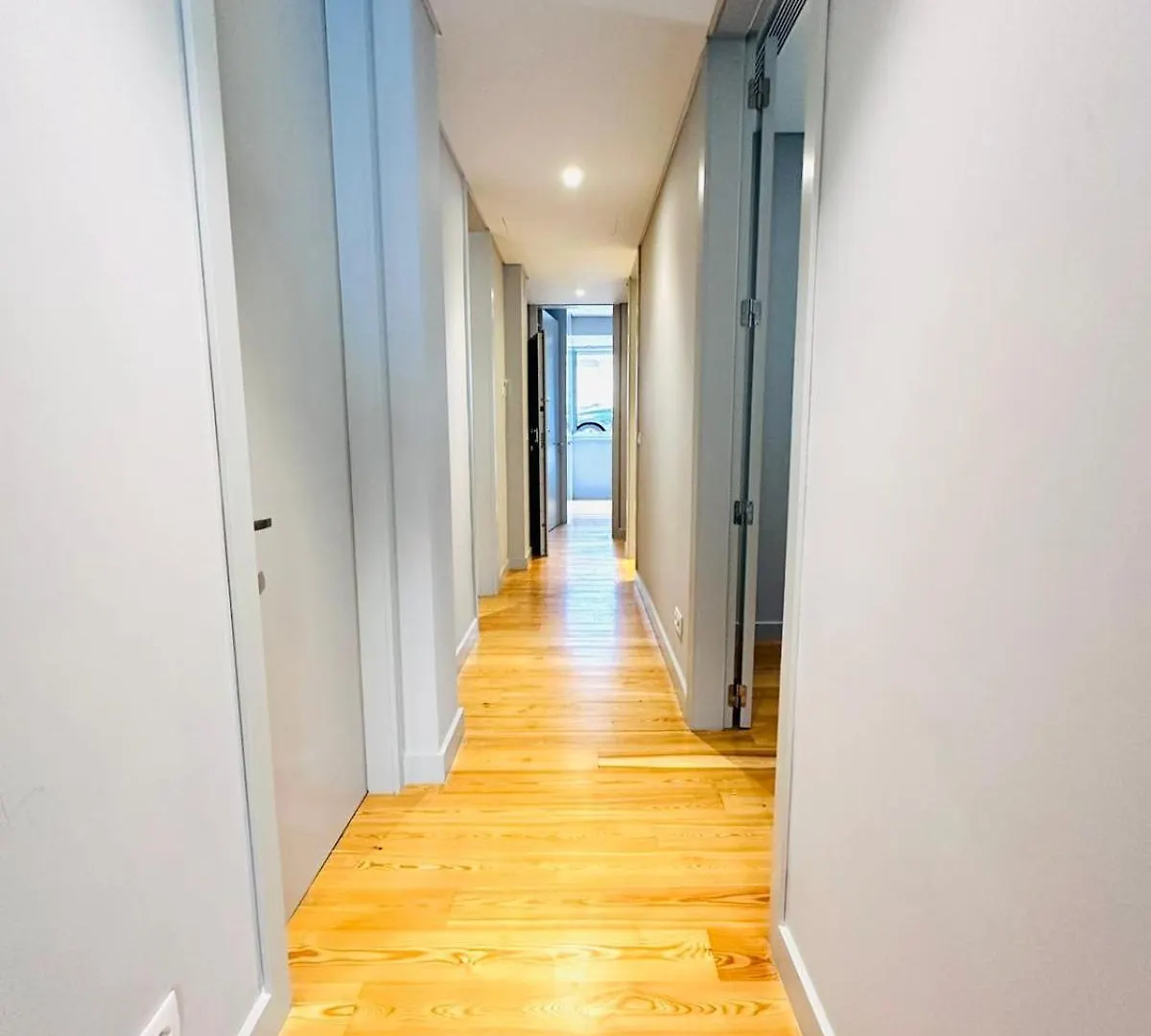 The Eca De Queiroz House - No Cv E - Central Three-Bedroom Apartment Lisbon Portugal