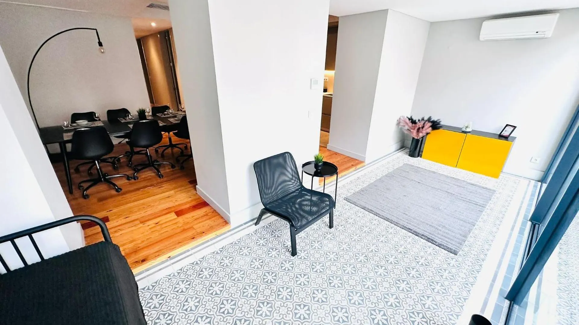The Eca De Queiroz House - No Cv E - Central Three-Bedroom Apartment Lisbon