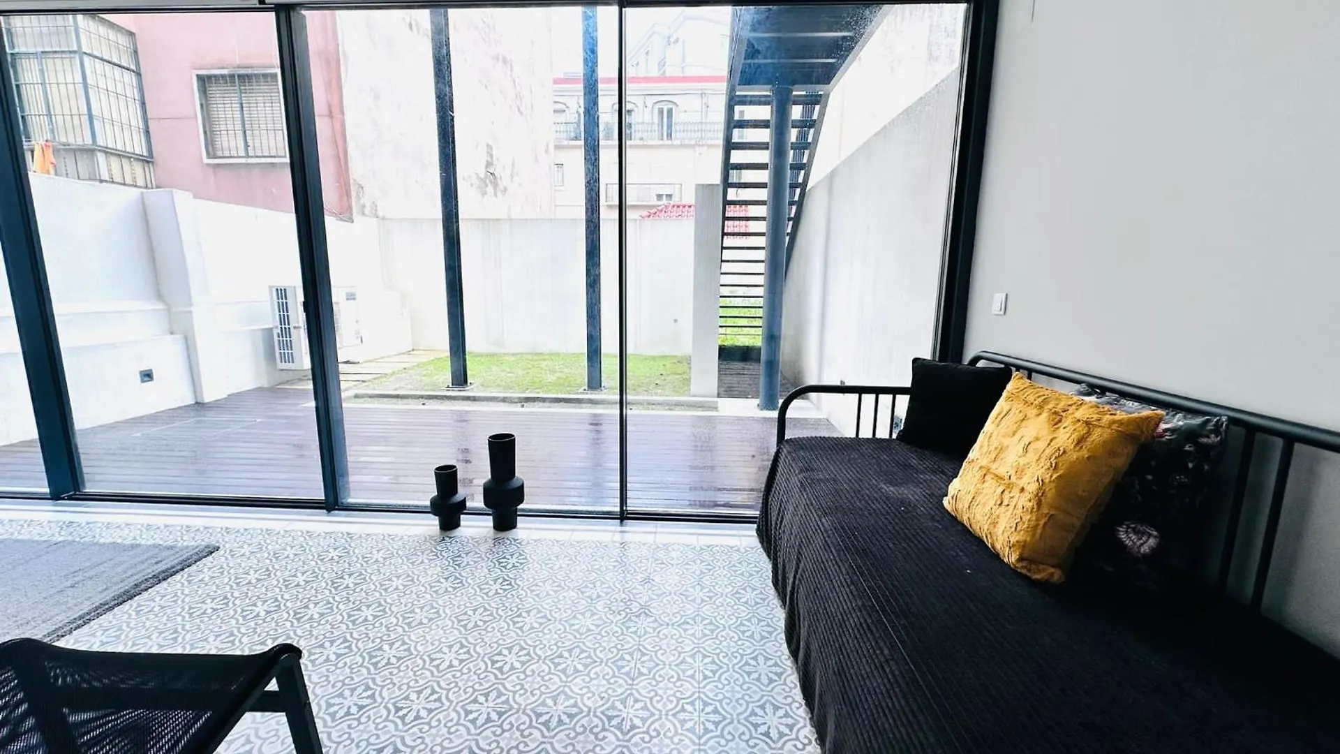 The Eca De Queiroz House - No Cv E - Central Three-Bedroom Apartment Lisbon 0*,  Portugal