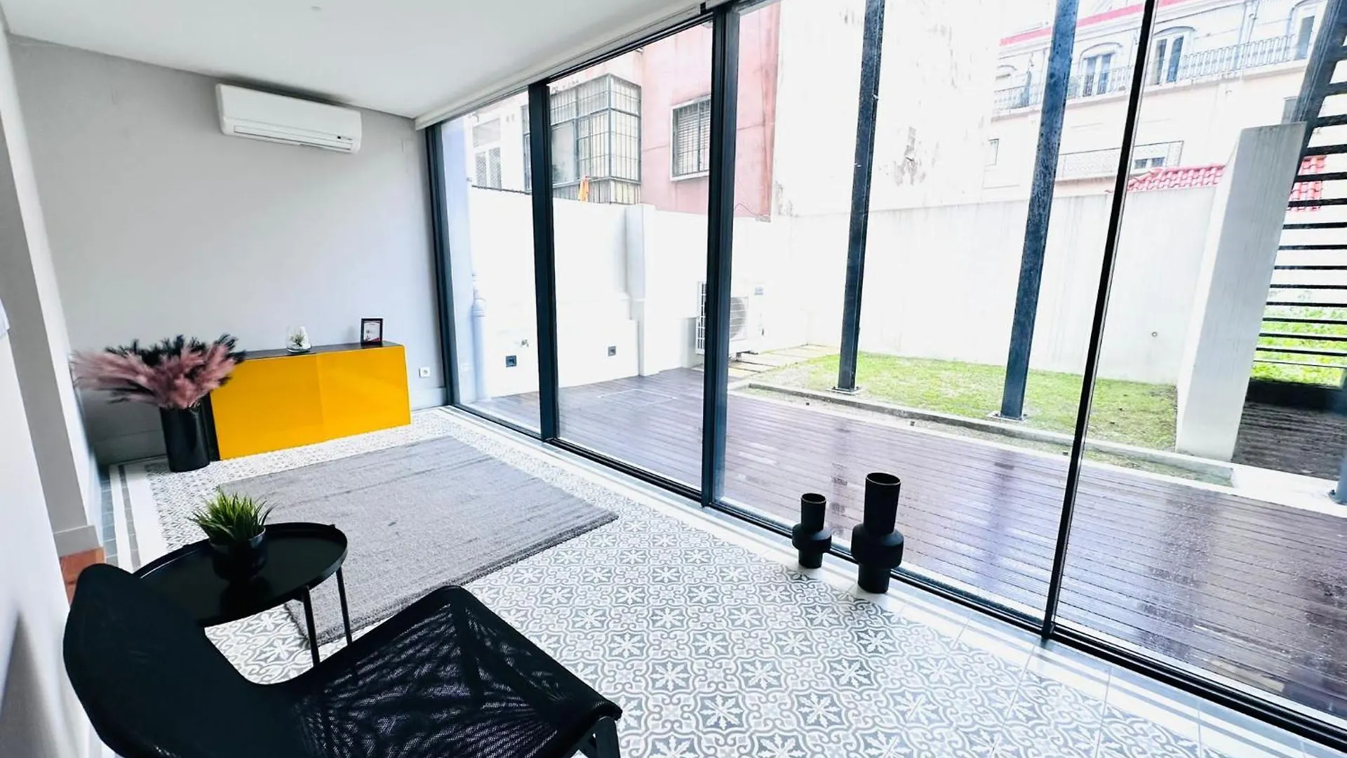 The Eca De Queiroz House - No Cv E - Central Three-Bedroom Apartment Lisbon